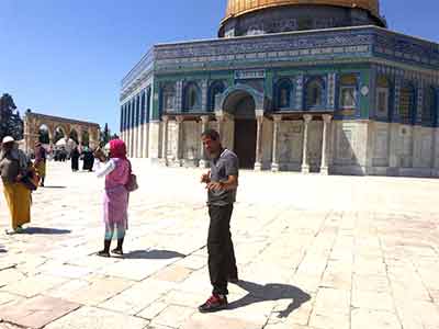 JonOne in front of the Dome of the Rock Jerusalem August 2015